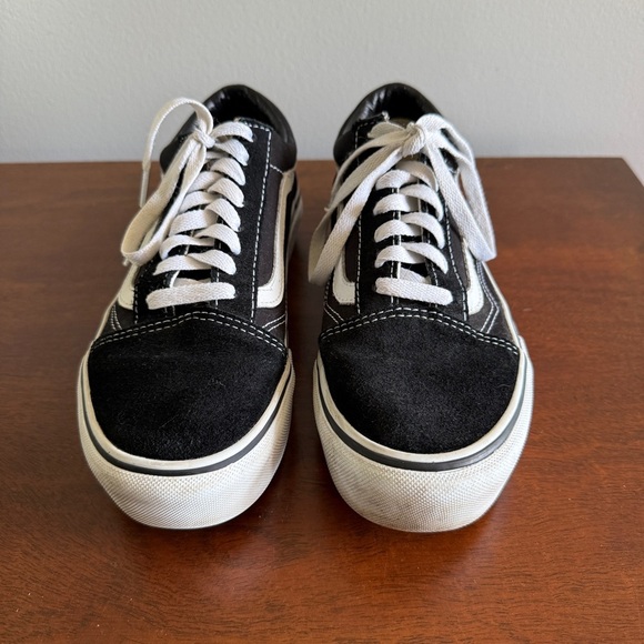 Vans Old Skool Women's Black and White Canvas Sneakers Size 7 - Picture 3 of 6